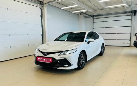 Toyota Camry, 2021 год, 3 199 900 рублей, 2 фотография