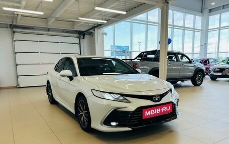 Toyota Camry, 2021 год, 3 199 900 рублей, 8 фотография