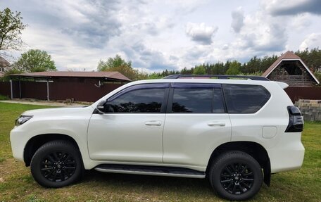 Toyota Land Cruiser Prado 150 рестайлинг 2, 2021 год, 5 850 000 рублей, 8 фотография