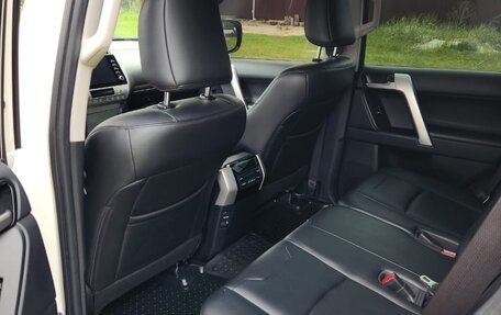 Toyota Land Cruiser Prado 150 рестайлинг 2, 2021 год, 5 850 000 рублей, 11 фотография
