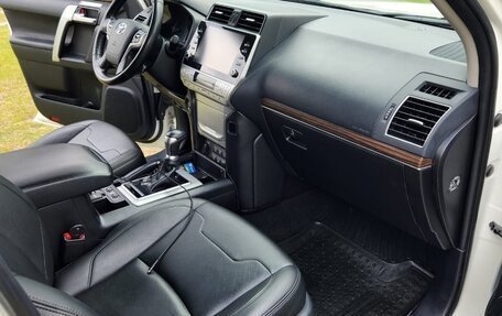 Toyota Land Cruiser Prado 150 рестайлинг 2, 2021 год, 5 850 000 рублей, 13 фотография