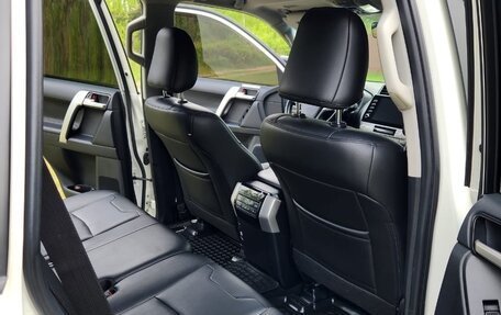 Toyota Land Cruiser Prado 150 рестайлинг 2, 2021 год, 5 850 000 рублей, 16 фотография