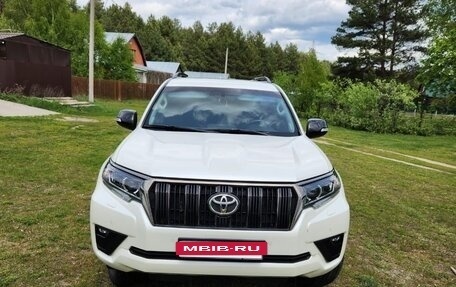 Toyota Land Cruiser Prado 150 рестайлинг 2, 2021 год, 5 850 000 рублей, 5 фотография