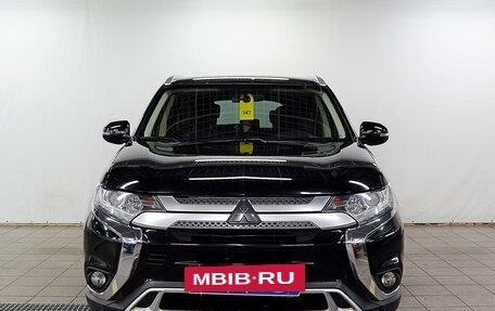 Mitsubishi Outlander III рестайлинг 3, 2019 год, 1 820 000 рублей, 6 фотография