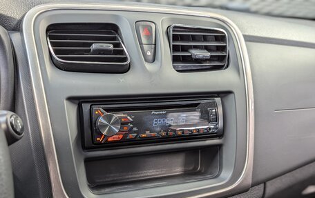 Renault Sandero II рестайлинг, 2017 год, 999 000 рублей, 20 фотография