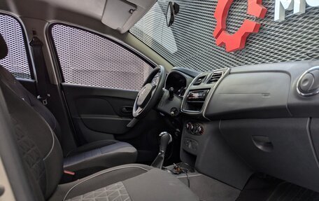 Renault Sandero II рестайлинг, 2017 год, 999 000 рублей, 29 фотография