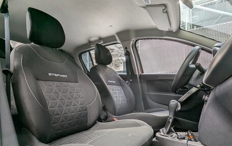 Renault Sandero II рестайлинг, 2017 год, 999 000 рублей, 31 фотография