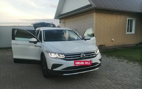 Volkswagen Tiguan II, 2021 год, 4 250 000 рублей, 7 фотография