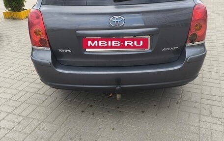 Toyota Avensis III рестайлинг, 2003 год, 700 000 рублей, 4 фотография