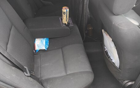 Toyota Avensis III рестайлинг, 2003 год, 700 000 рублей, 6 фотография