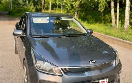 KIA Rio IV, 2018 год, 1 300 000 рублей, 2 фотография