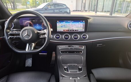 Mercedes-Benz E-Класс, 2020 год, 5 500 000 рублей, 23 фотография