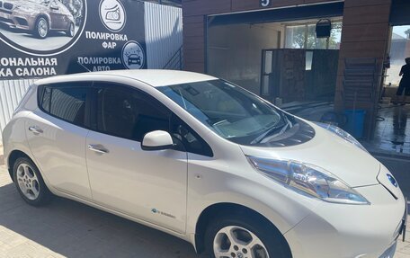 Nissan Leaf I, 2014 год, 750 000 рублей, 2 фотография