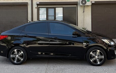 Hyundai Solaris II рестайлинг, 2012 год, 730 000 рублей, 2 фотография