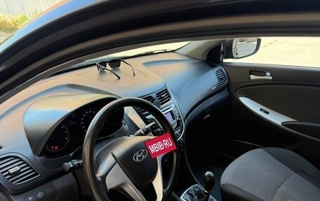 Hyundai Solaris II рестайлинг, 2012 год, 730 000 рублей, 6 фотография