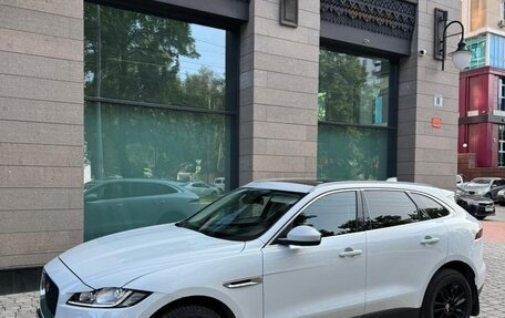 Jaguar F-Pace, 2016 год, 2 450 000 рублей, 3 фотография