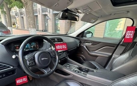 Jaguar F-Pace, 2016 год, 2 450 000 рублей, 21 фотография