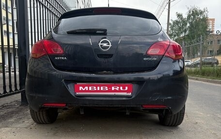 Opel Astra J, 2010 год, 700 000 рублей, 3 фотография