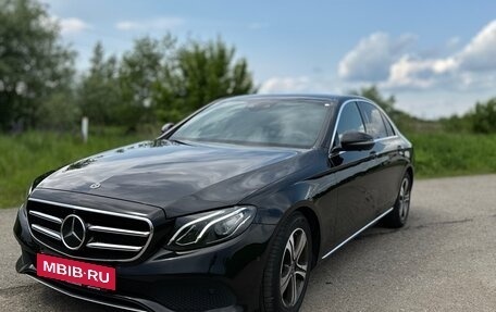 Mercedes-Benz E-Класс, 2019 год, 3 550 000 рублей, 2 фотография