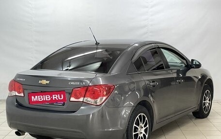 Chevrolet Cruze II, 2010 год, 649 000 рублей, 4 фотография
