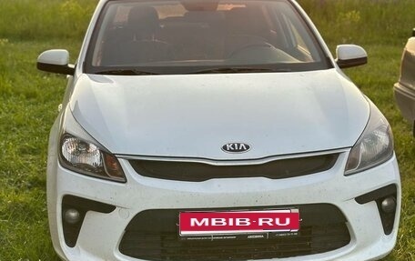KIA Rio IV, 2018 год, 1 100 000 рублей, 1 фотография