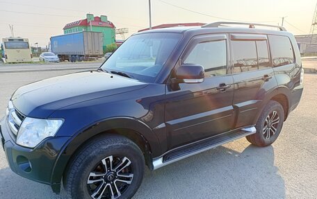 Mitsubishi Pajero IV, 2011 год, 1 975 000 рублей, 3 фотография