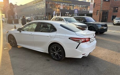 Toyota Camry, 2020 год, 2 600 000 рублей, 3 фотография