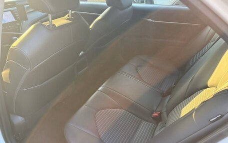 Toyota Camry, 2020 год, 2 600 000 рублей, 6 фотография