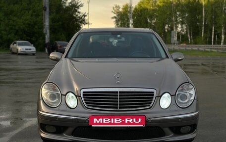Mercedes-Benz E-Класс, 2003 год, 1 299 000 рублей, 11 фотография