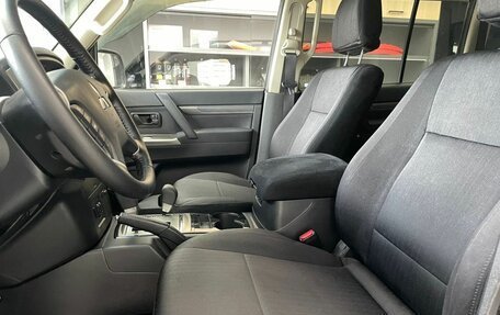 Mitsubishi Pajero IV, 2015 год, 3 130 000 рублей, 10 фотография