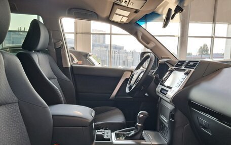 Toyota Land Cruiser Prado 150 рестайлинг 2, 2020 год, 6 328 000 рублей, 15 фотография
