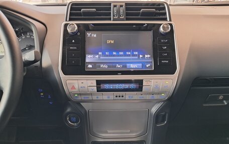 Toyota Land Cruiser Prado 150 рестайлинг 2, 2020 год, 6 328 000 рублей, 19 фотография