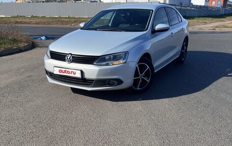Volkswagen Jetta VI, 2013 год, 949 999 рублей, 3 фотография