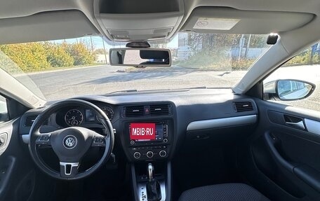 Volkswagen Jetta VI, 2013 год, 949 999 рублей, 13 фотография