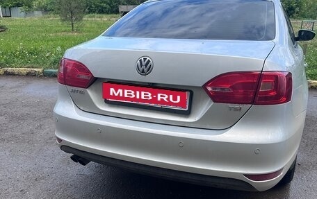 Volkswagen Jetta VI, 2013 год, 949 999 рублей, 14 фотография