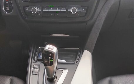 BMW 3 серия, 2015 год, 1 590 000 рублей, 14 фотография