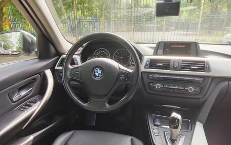 BMW 3 серия, 2015 год, 1 590 000 рублей, 13 фотография