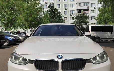BMW 3 серия, 2015 год, 1 590 000 рублей, 11 фотография