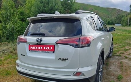 Toyota RAV4, 2015 год, 2 100 000 рублей, 2 фотография