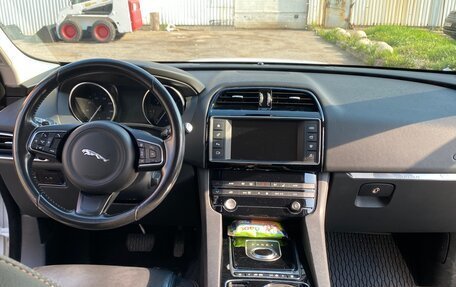 Jaguar F-Pace, 2017 год, 2 445 000 рублей, 6 фотография