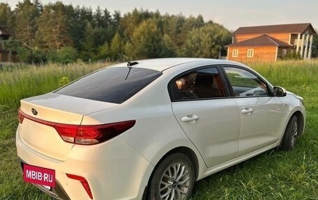 KIA Rio IV, 2018 год, 1 100 000 рублей, 3 фотография