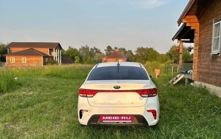 KIA Rio IV, 2018 год, 1 100 000 рублей, 2 фотография