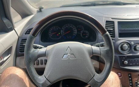 Mitsubishi Grandis, 2004 год, 675 000 рублей, 16 фотография