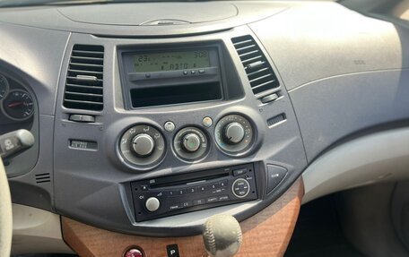 Mitsubishi Grandis, 2004 год, 675 000 рублей, 19 фотография
