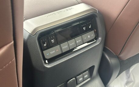 Toyota Land Cruiser Prado, 2024 год, 8 700 000 рублей, 18 фотография