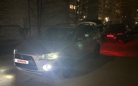 Mitsubishi Outlander III рестайлинг 3, 2010 год, 1 050 000 рублей, 2 фотография