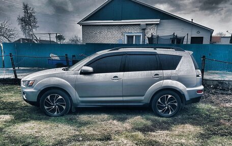 Mitsubishi Outlander III рестайлинг 3, 2010 год, 1 050 000 рублей, 5 фотография