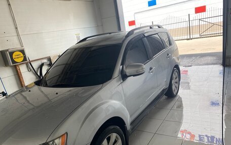 Mitsubishi Outlander III рестайлинг 3, 2010 год, 1 050 000 рублей, 12 фотография