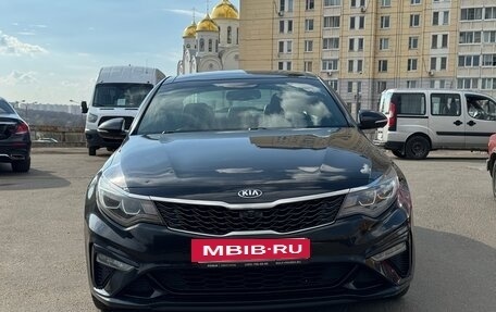 KIA Optima IV, 2018 год, 1 700 000 рублей, 2 фотография
