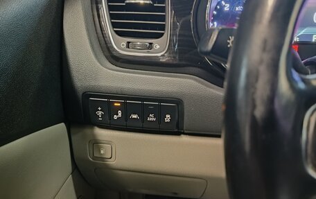 KIA Carnival III, 2018 год, 3 300 000 рублей, 16 фотография